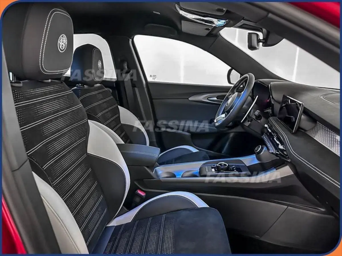 Alfa Romeo Tonale nuova a Milano (13)