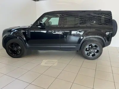 Land Rover Defender 110 2.0 SD4 240CV AWD Auto SE del 2020 usata a Venezia