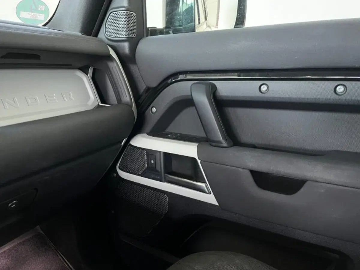 Land Rover Defender usata a Venezia (11)