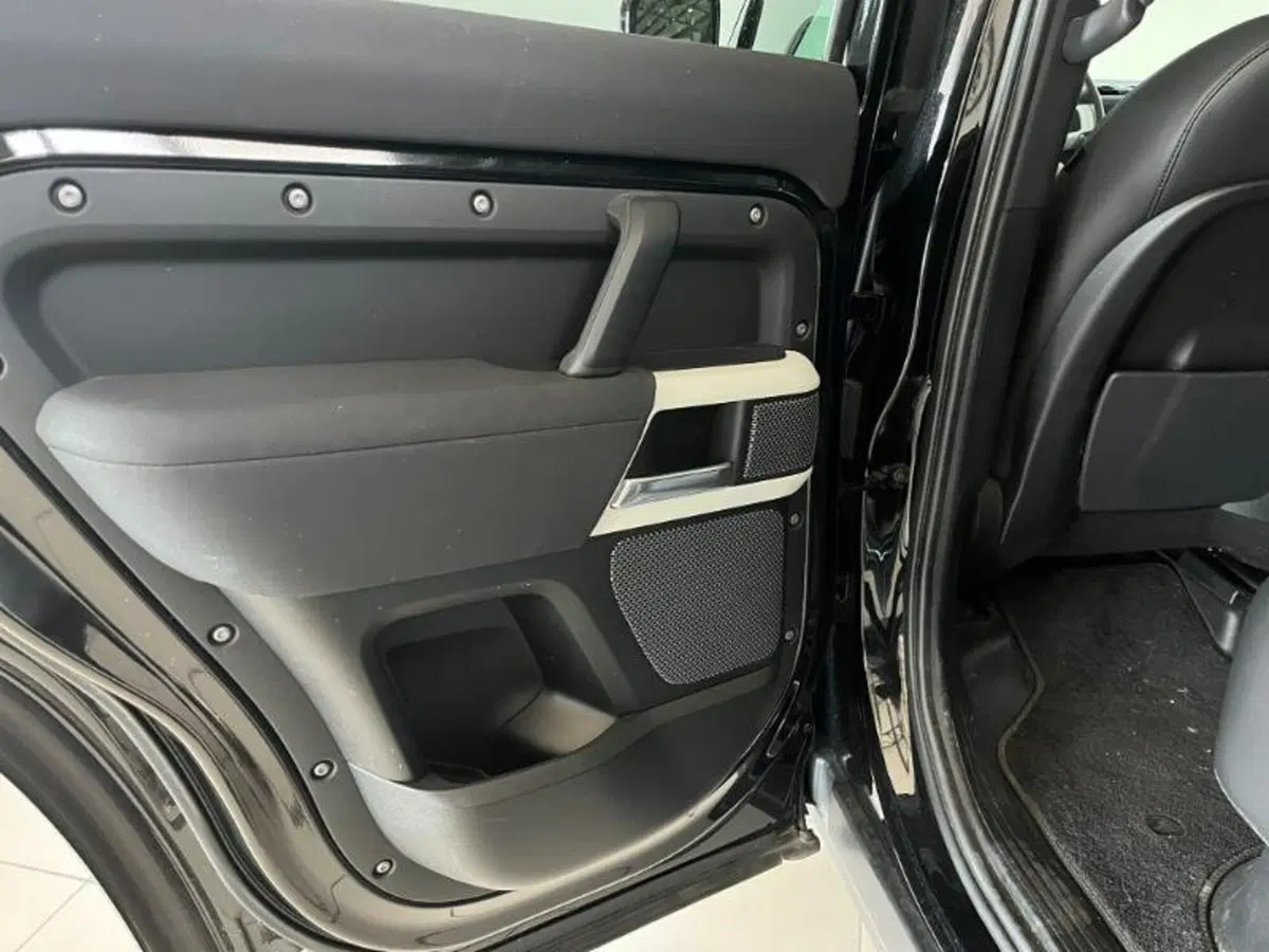 Land Rover Defender usata a Venezia (6)