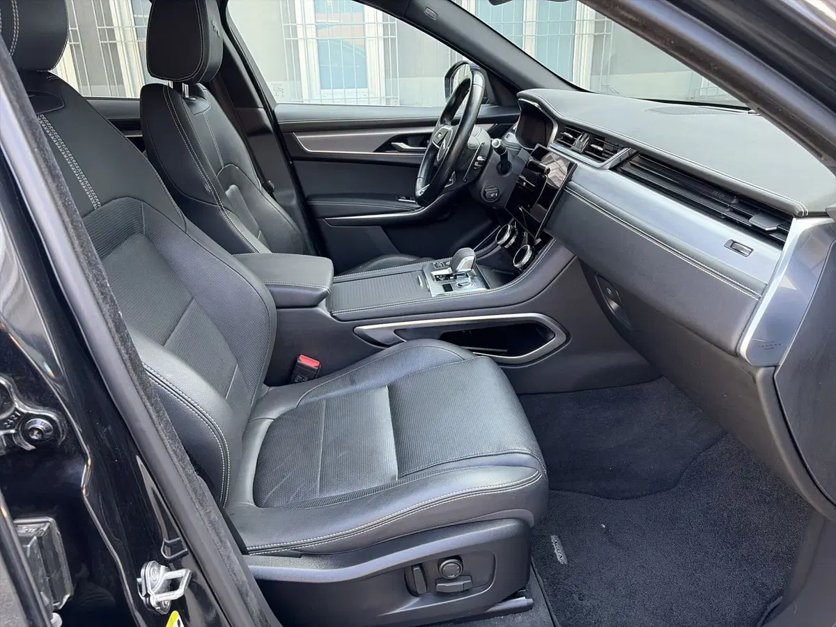 Jaguar F-Pace usata a Modena (13)