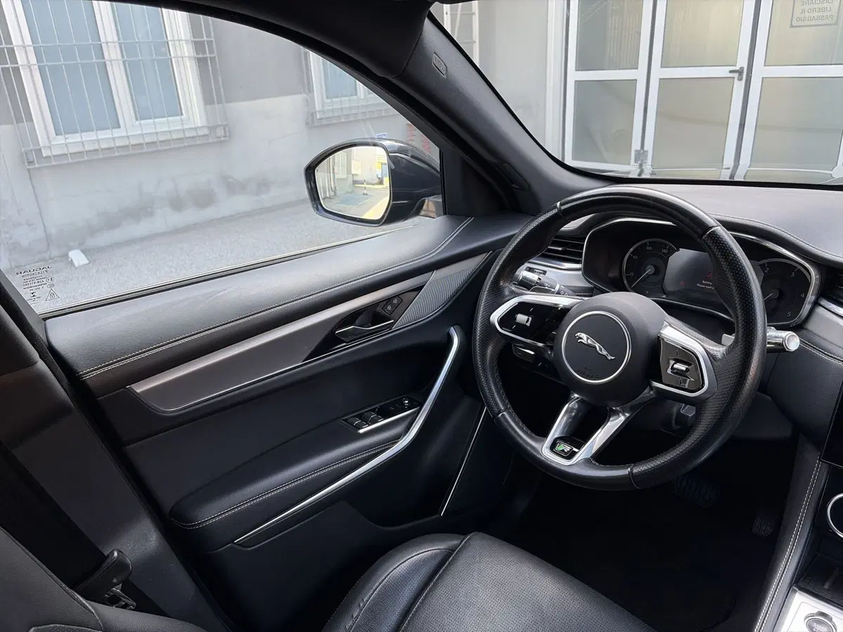 Jaguar F-Pace usata a Modena (14)