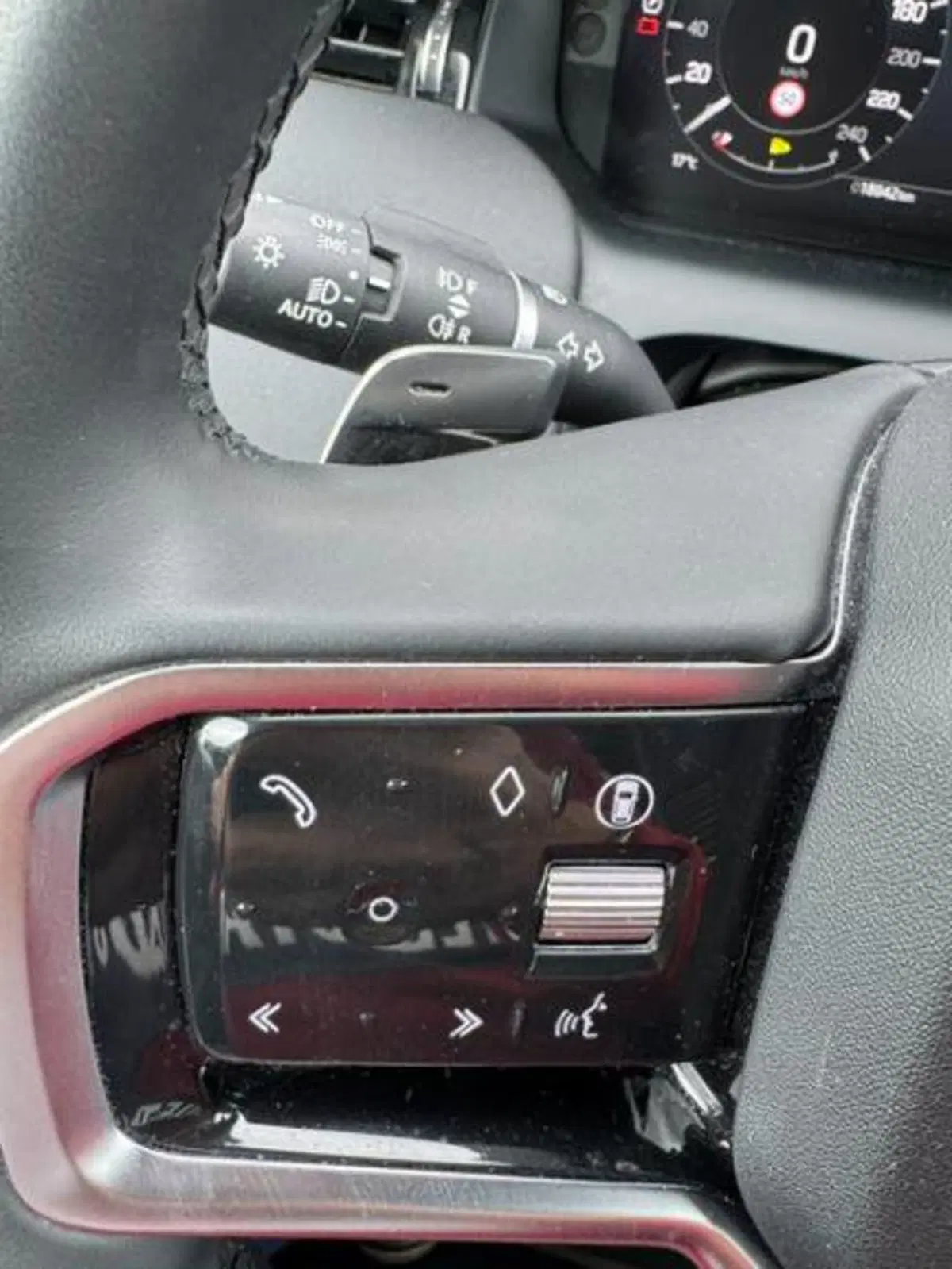 Land Rover Discovery Sport usata a Monza e Brianza (19)