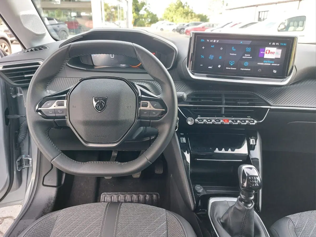 Peugeot 208 usata a Pavia (6)