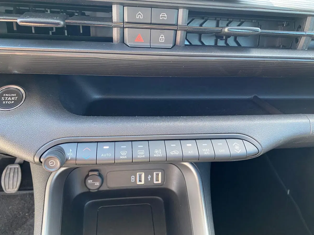 Jeep Avenger usata a Milano (19)