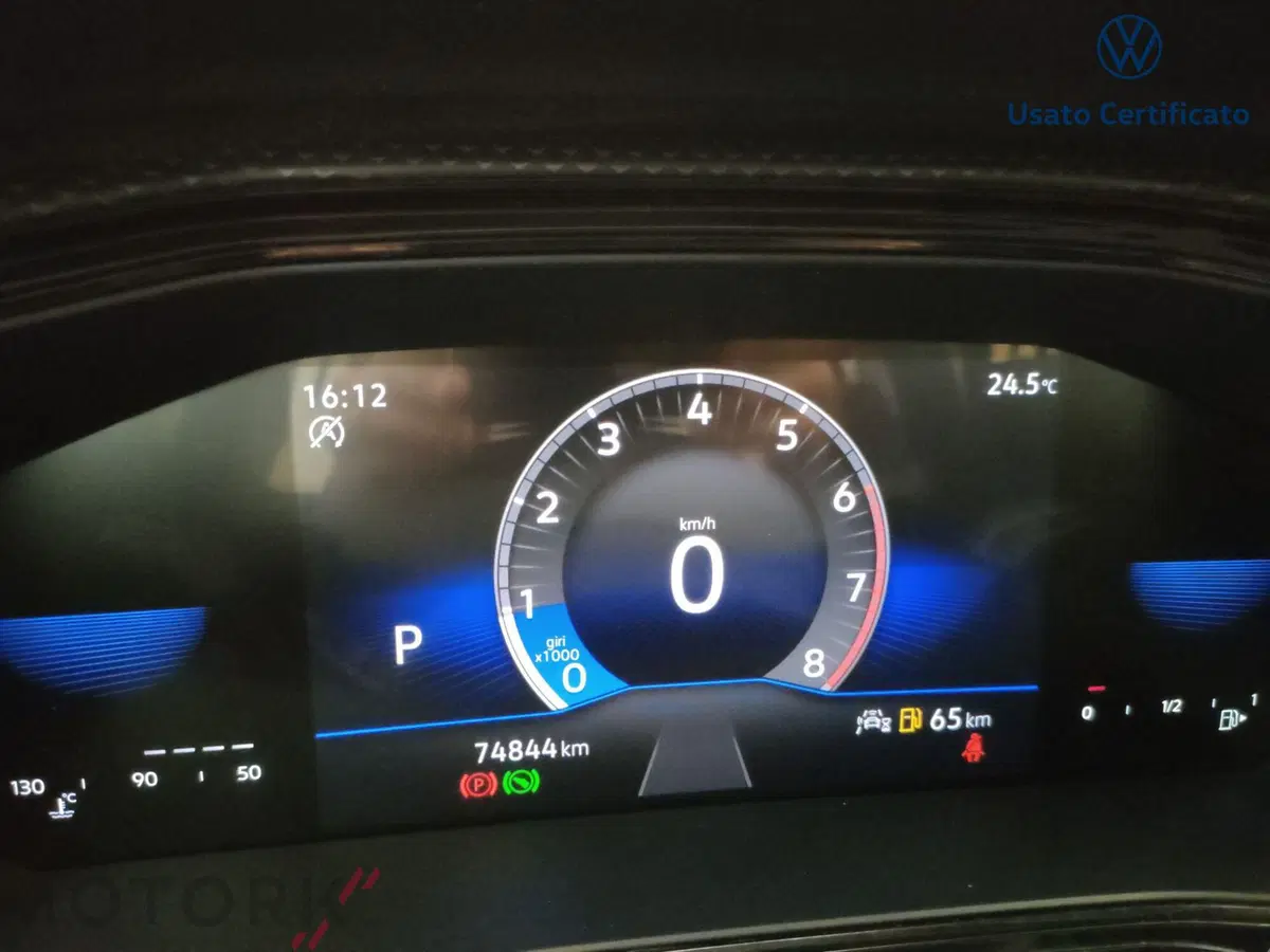 Volkswagen T-Cross usata a Varese (17)