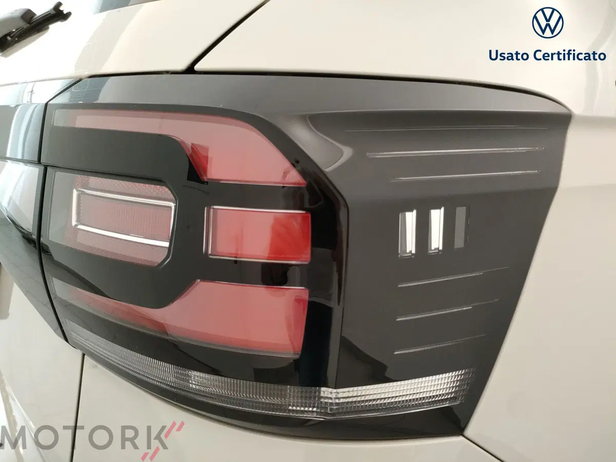 Volkswagen T-Cross usata a Varese (8)