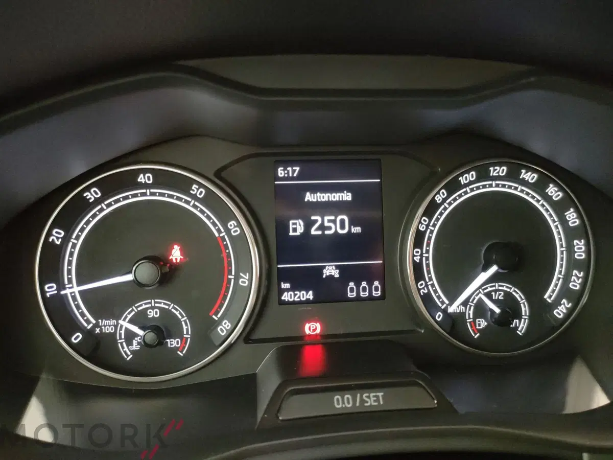 Skoda Kamiq usata a Varese (17)