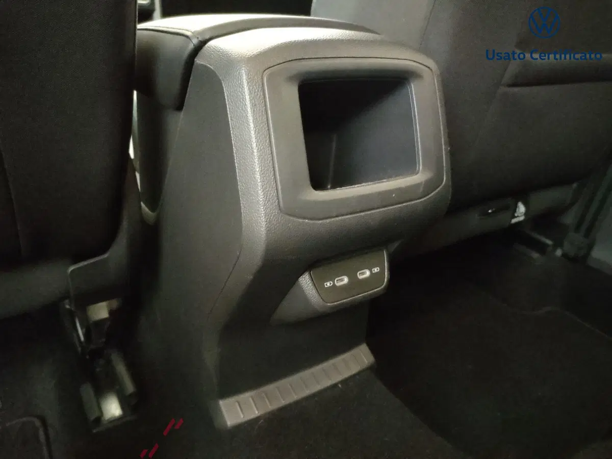Volkswagen T-Cross usata a Varese (11)