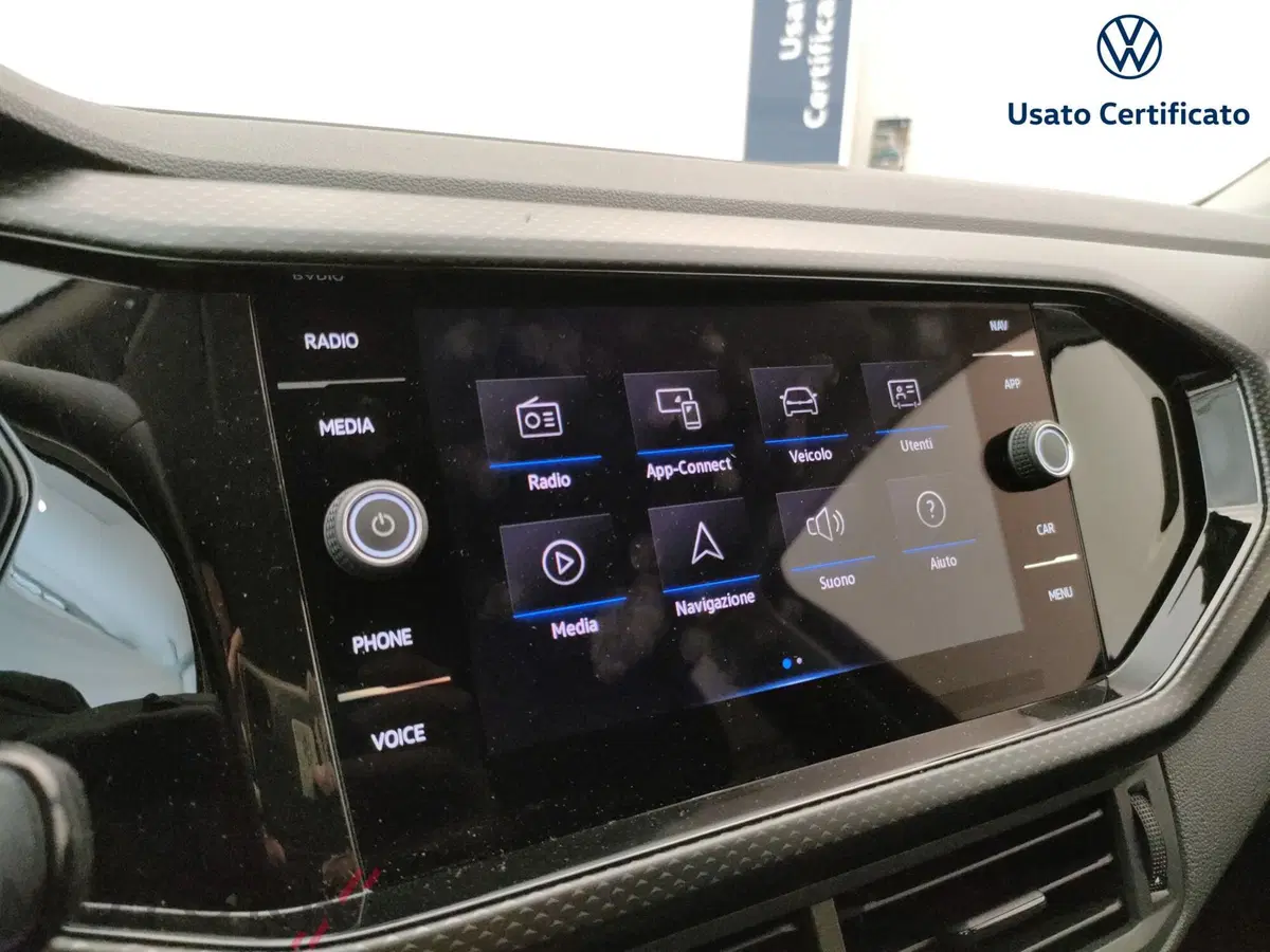 Volkswagen T-Cross usata a Varese (14)