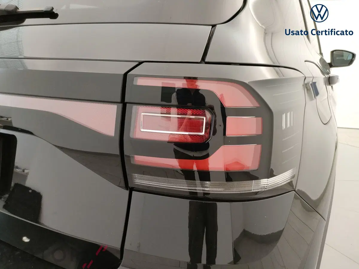 Volkswagen T-Cross usata a Varese (8)