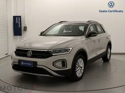 Volkswagen T-Roc 1.0 TSI Life del 2023 usata a Busto Arsizio