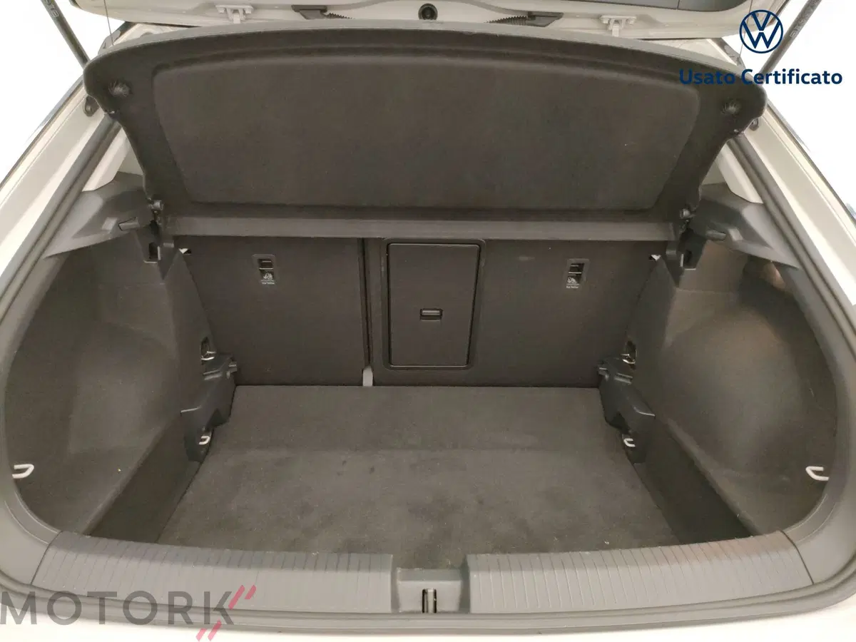 Volkswagen T-Roc usata a Varese (9)