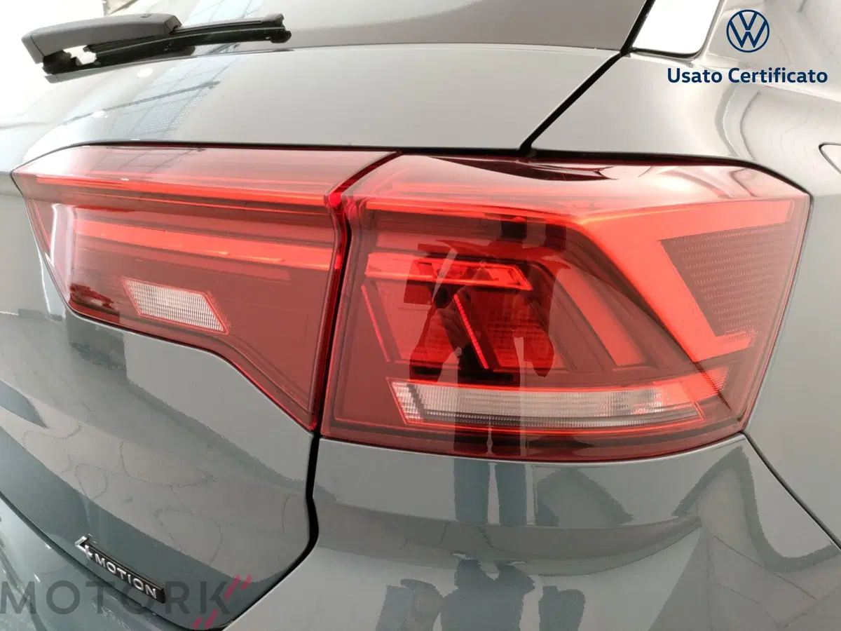 Volkswagen T-Roc usata a Varese (8)