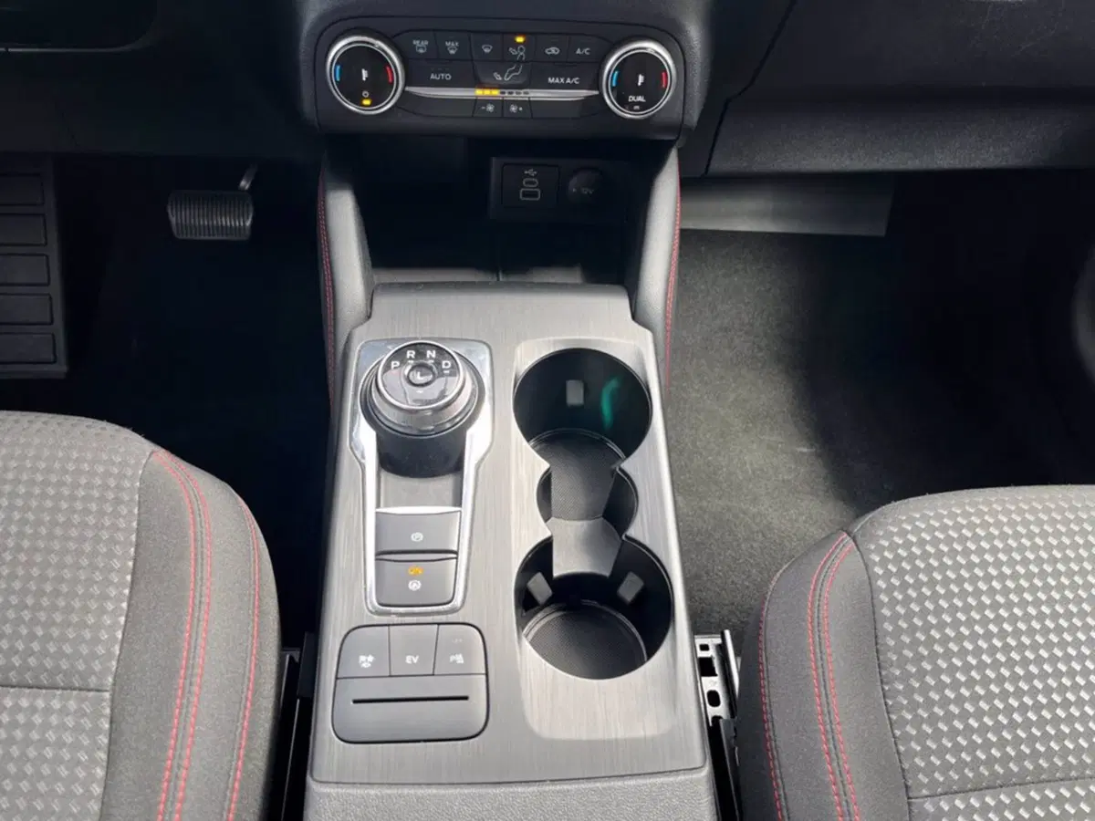 Ford Kuga usata a Milano (16)