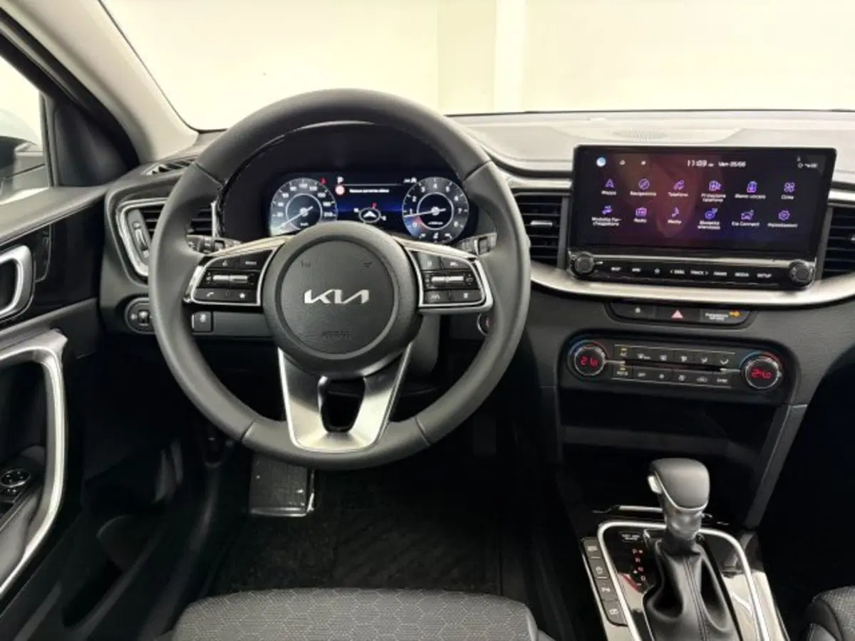 Kia XCeed nuova a Como (10)