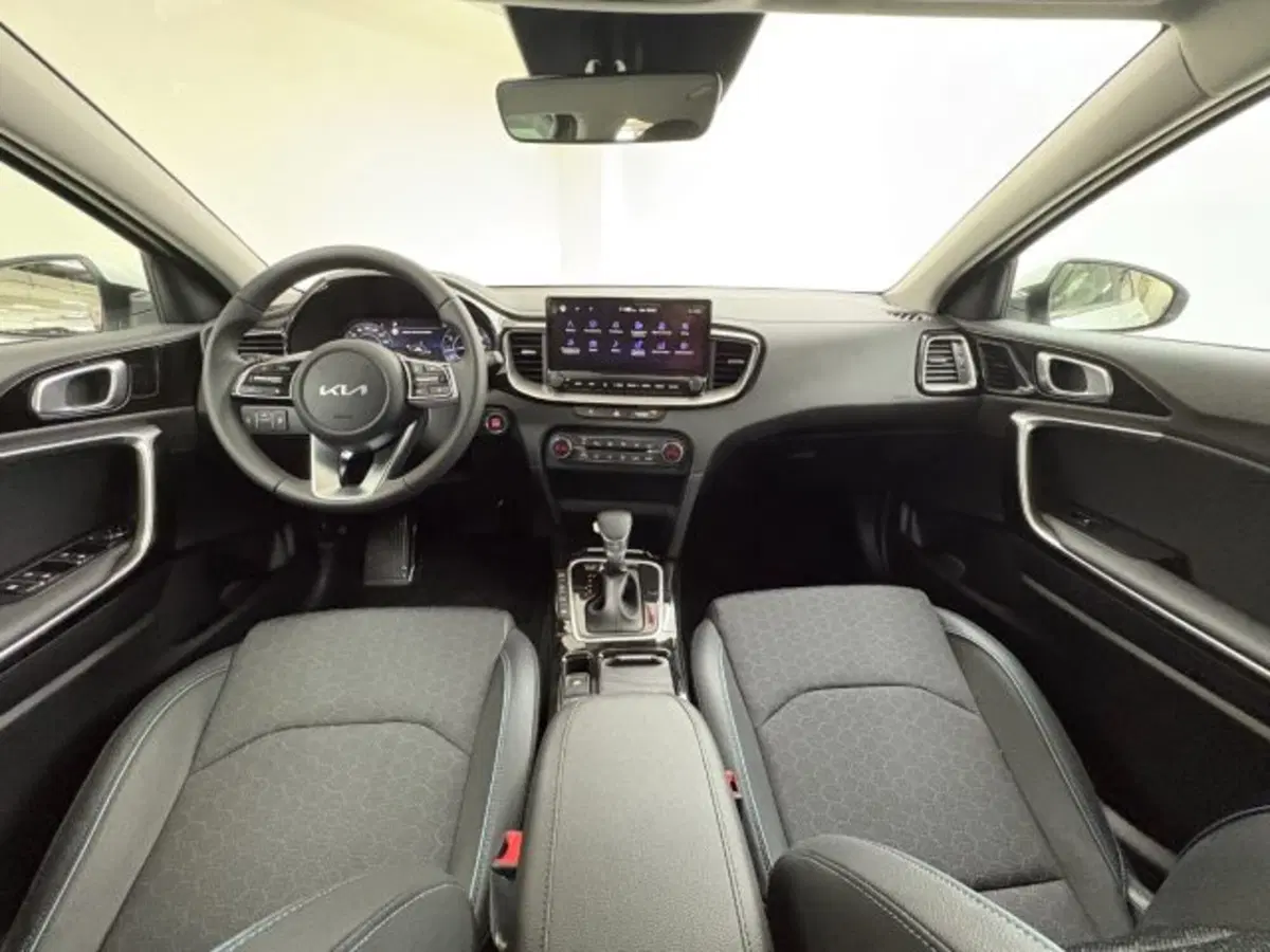 Kia XCeed nuova a Como (9)