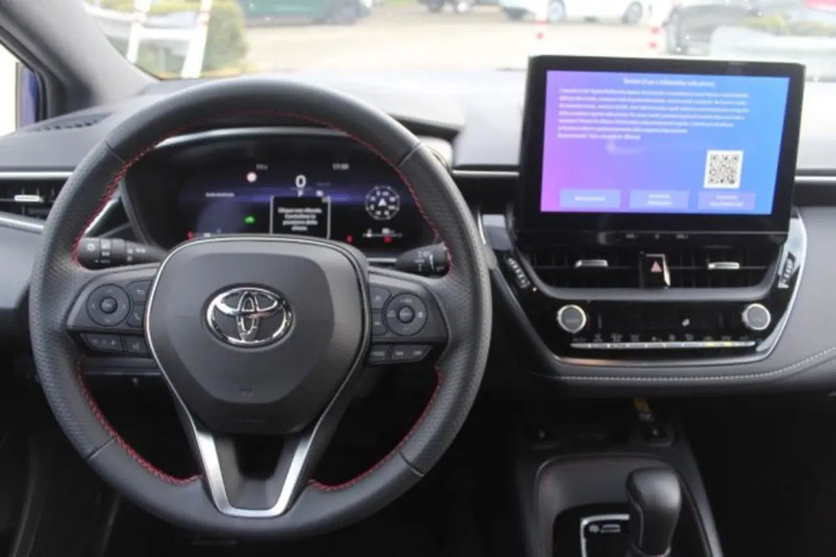 Toyota Corolla Touring Sports usata a Roma (14)