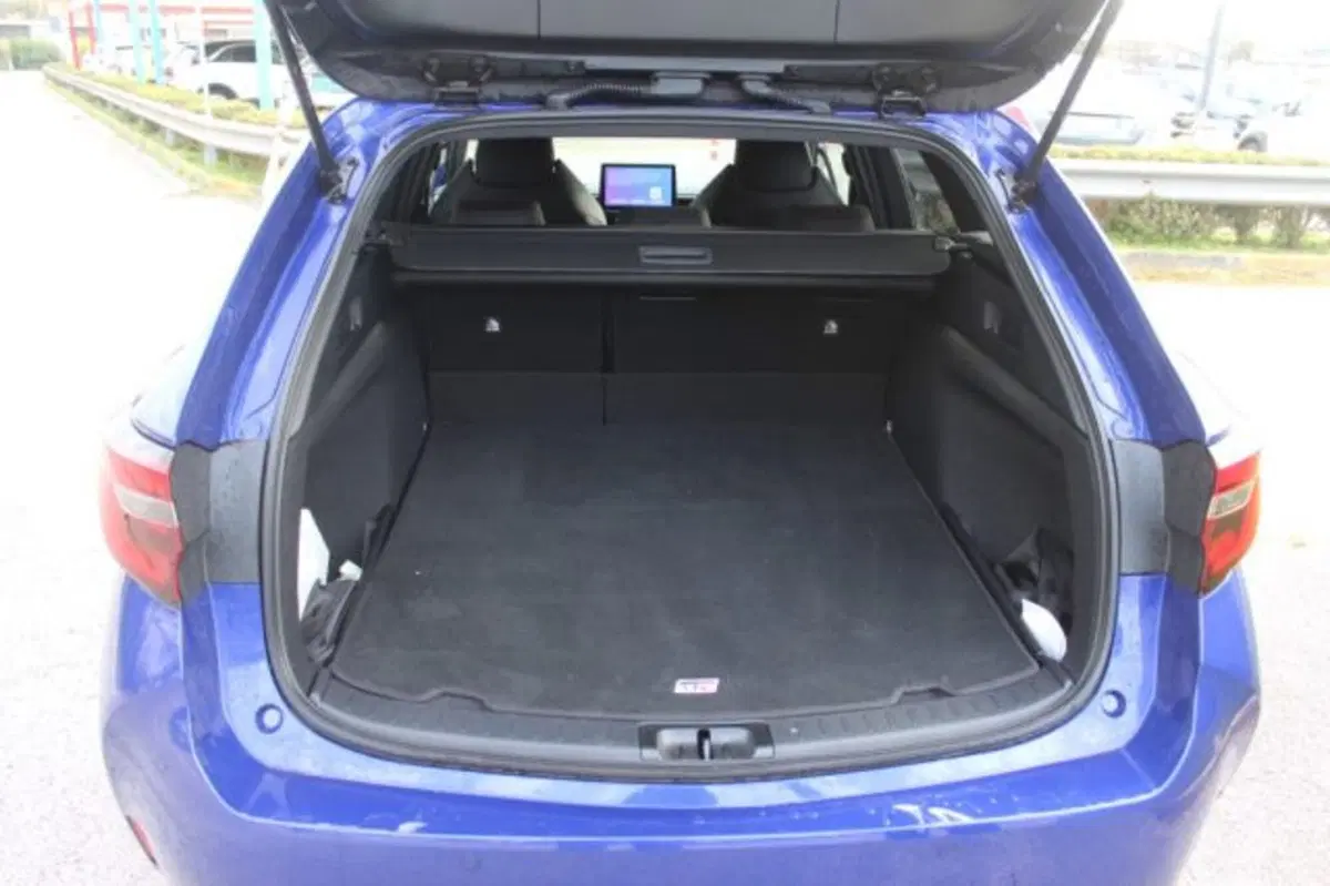Toyota Corolla Touring Sports usata a Roma (7)