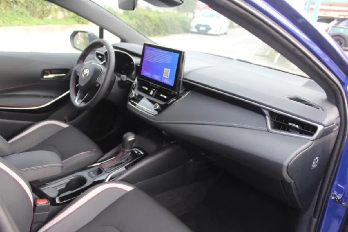 Toyota Corolla Touring Sports usata a Roma (9)