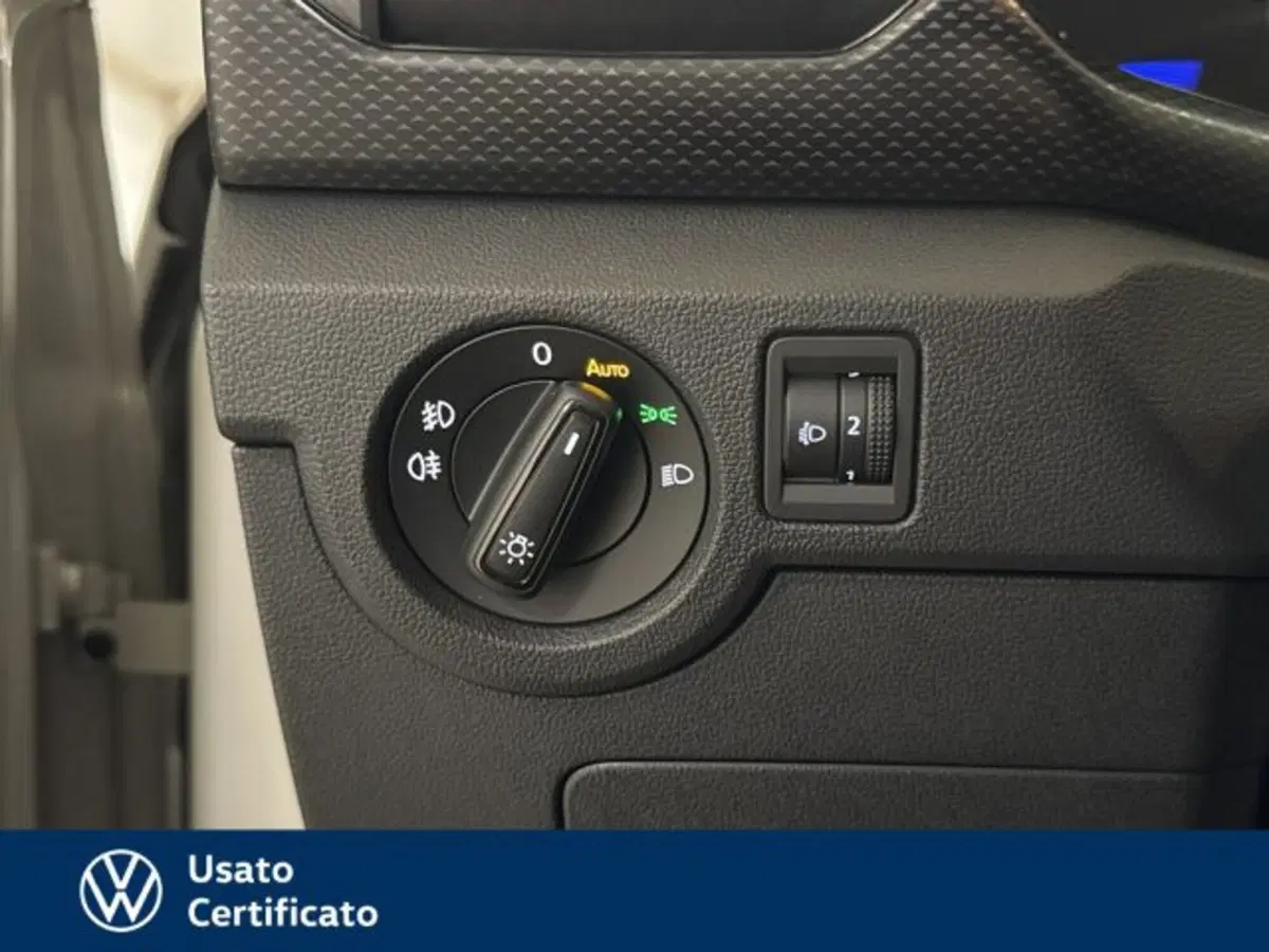 Volkswagen T-Cross usata a Vicenza (16)