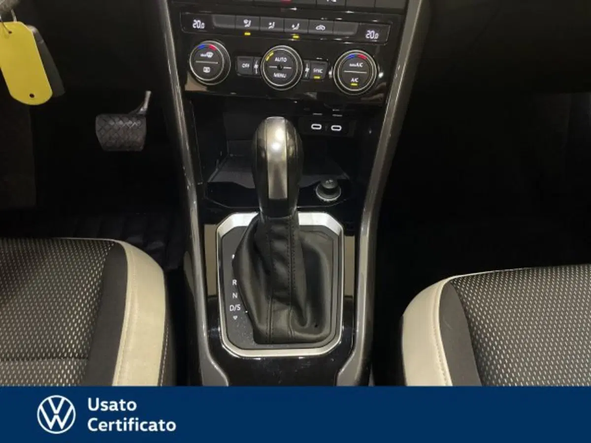 Volkswagen T-Roc usata a Vicenza (11)