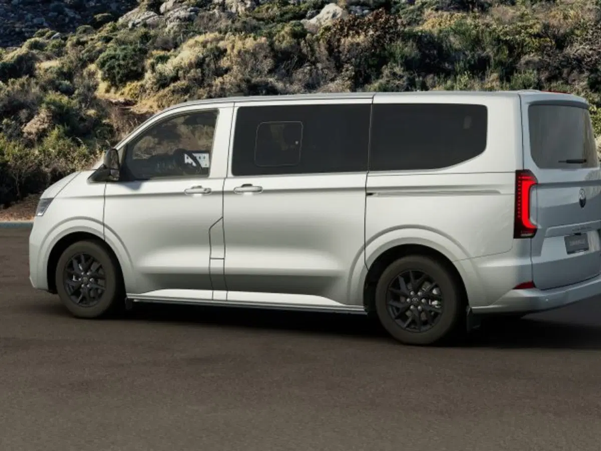 Volkswagen Veicoli Commerciali Caravelle nuova a Vicenza (3)