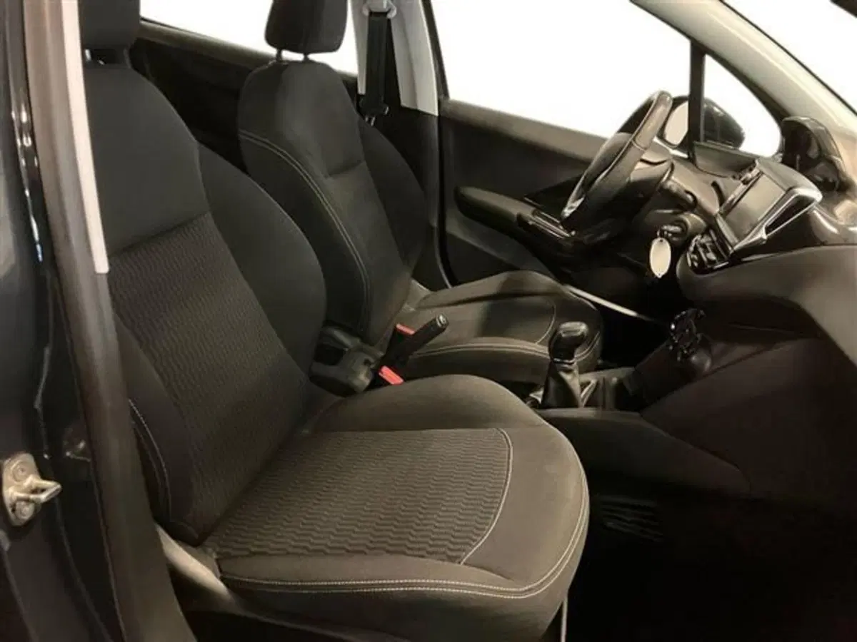 Peugeot 208 usata a Como (12)