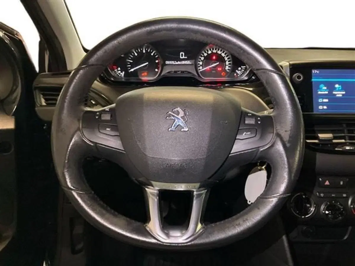 Peugeot 208 usata a Como (17)