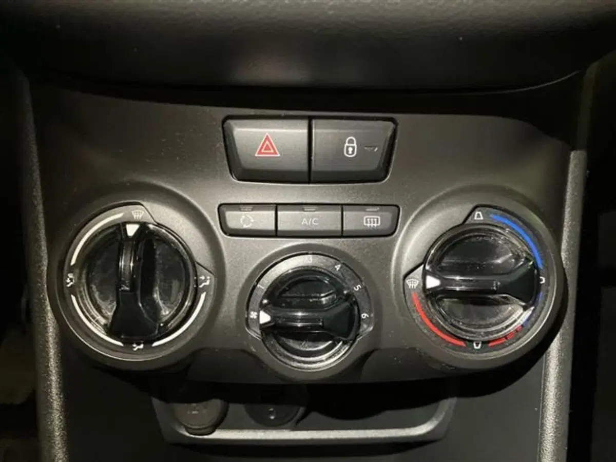 Peugeot 208 usata a Como (18)