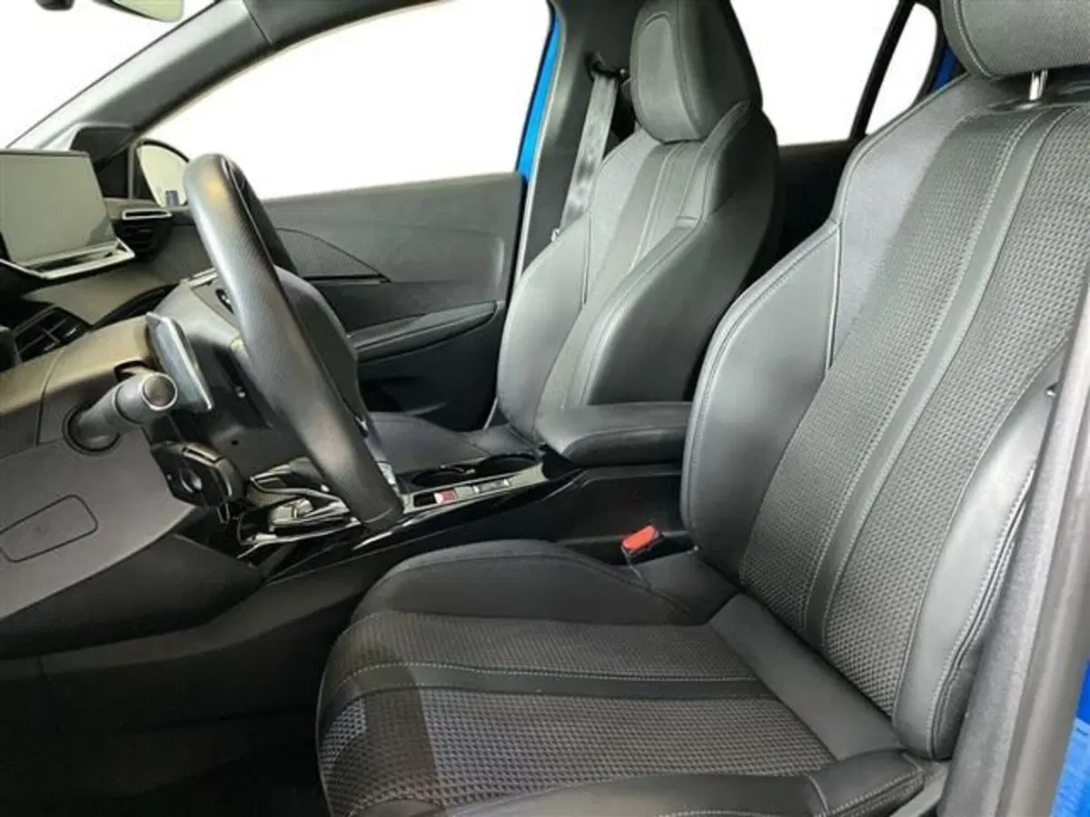 Peugeot 208 usata a Como (11)