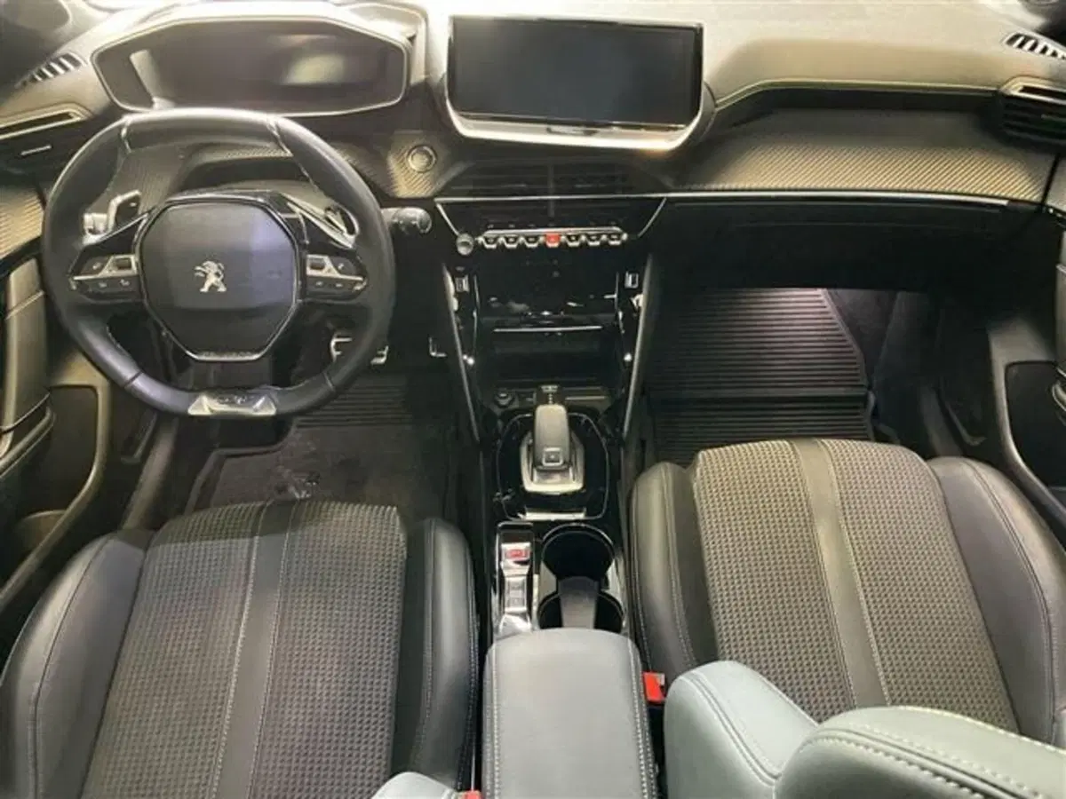 Peugeot 208 usata a Como (9)