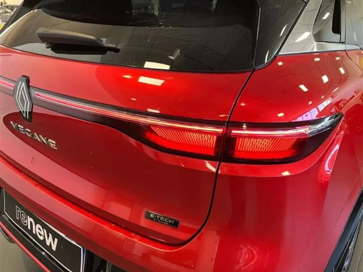 Renault Megane E-Tech Electric usata a Como (8)