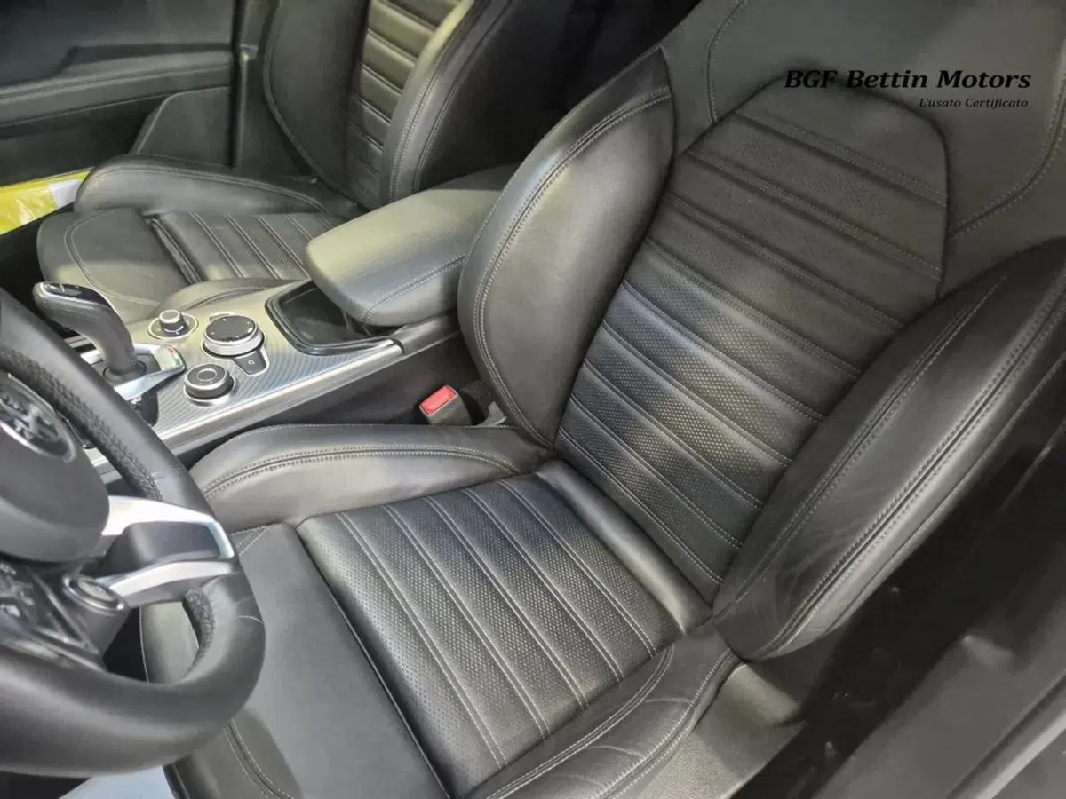 Alfa Romeo Stelvio usata a Padova (13)