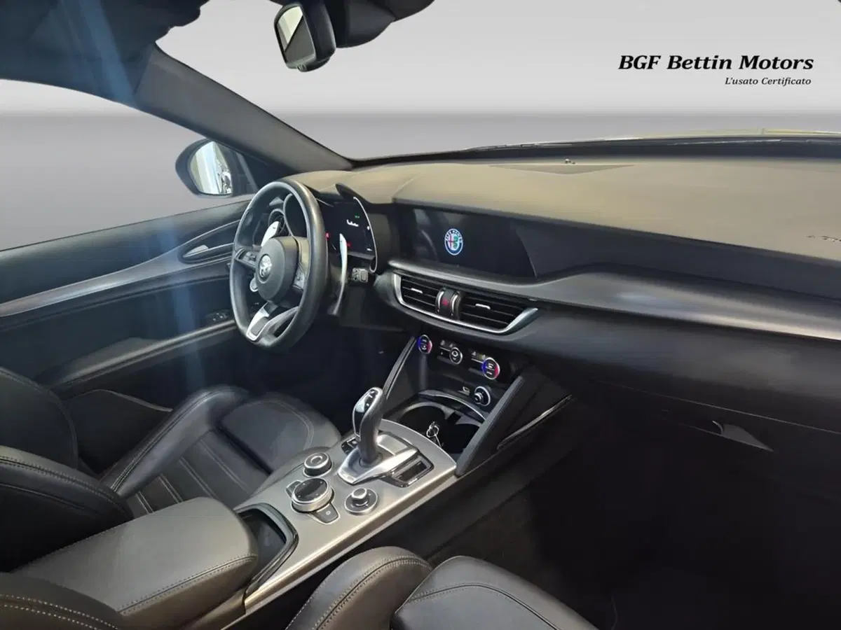 Alfa Romeo Stelvio usata a Padova (10)