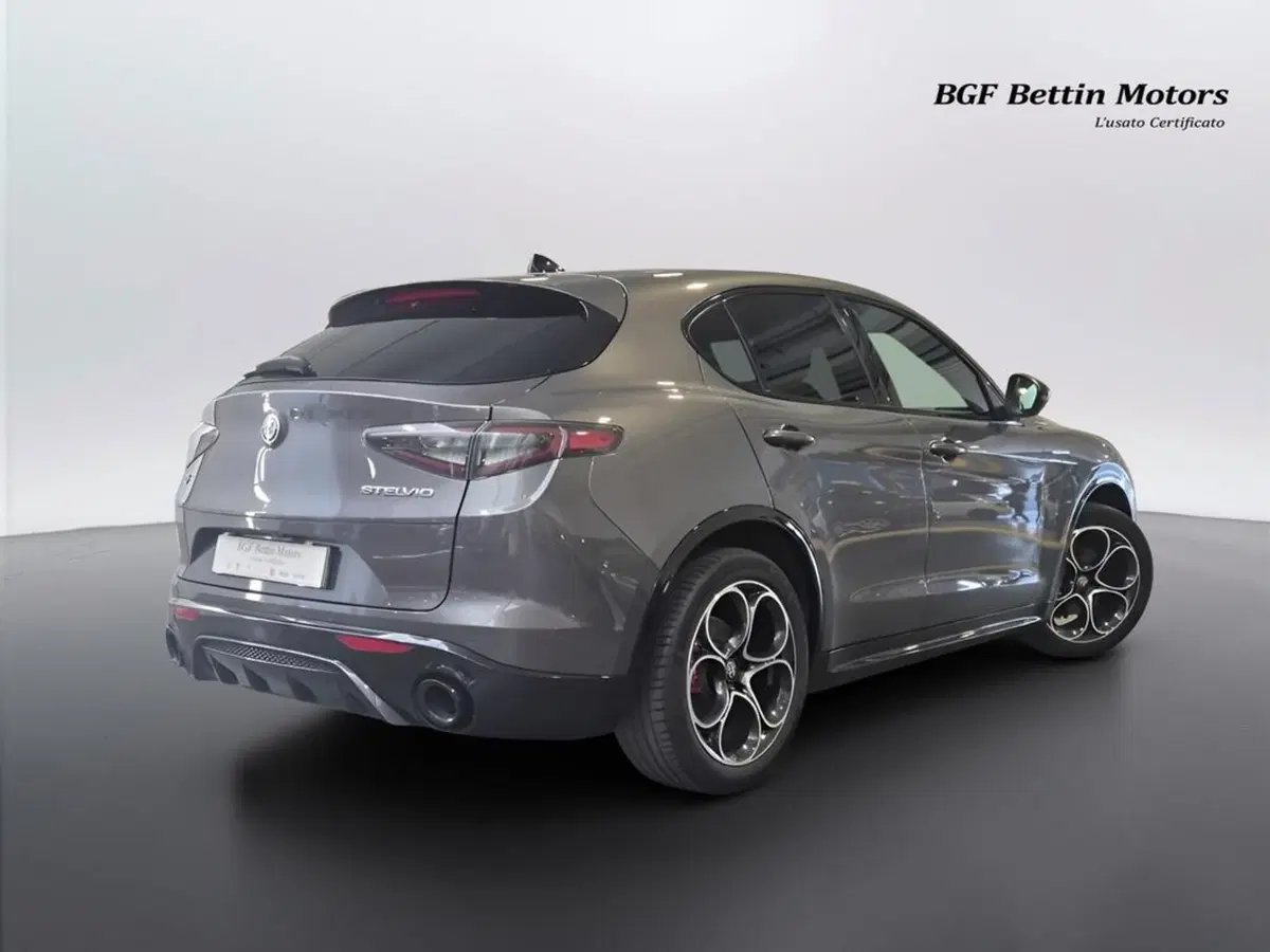 Alfa Romeo Stelvio usata a Padova (4)