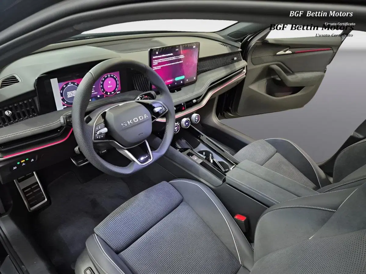 Skoda Superb Station Wagon nuova a Padova (13)