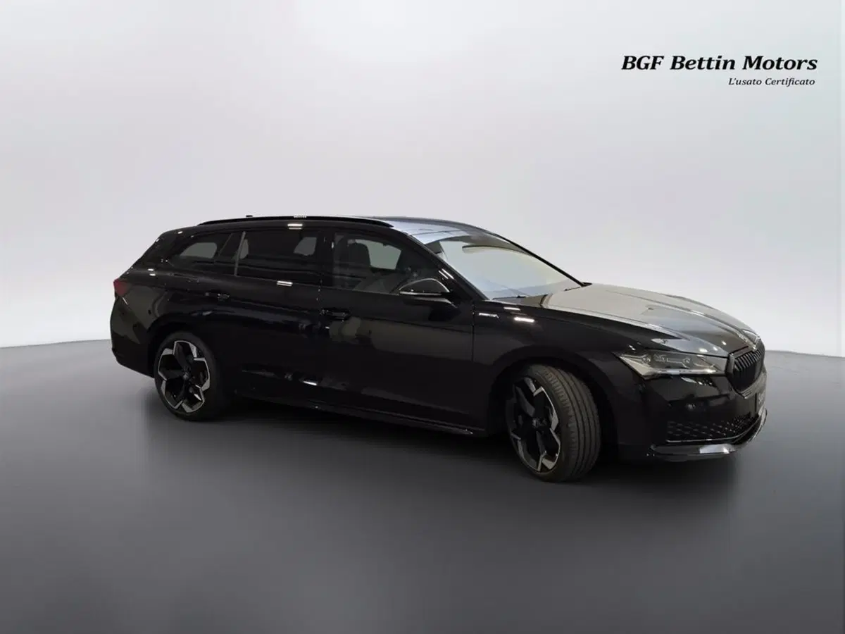 Skoda Superb Station Wagon nuova a Padova (6)