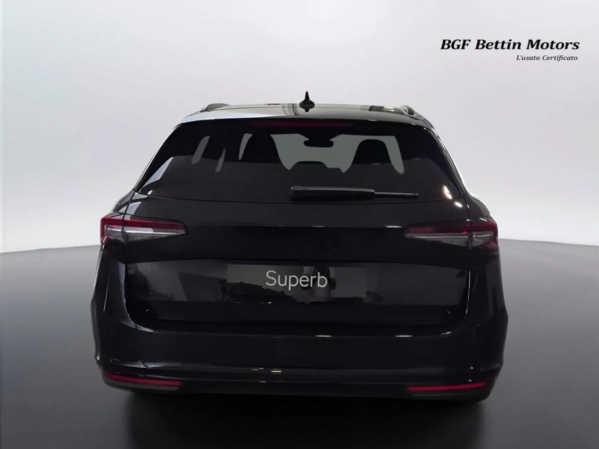 Skoda Superb Station Wagon nuova a Padova (8)
