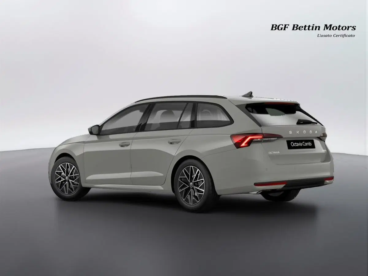 Skoda Octavia Station Wagon nuova a Padova (2)
