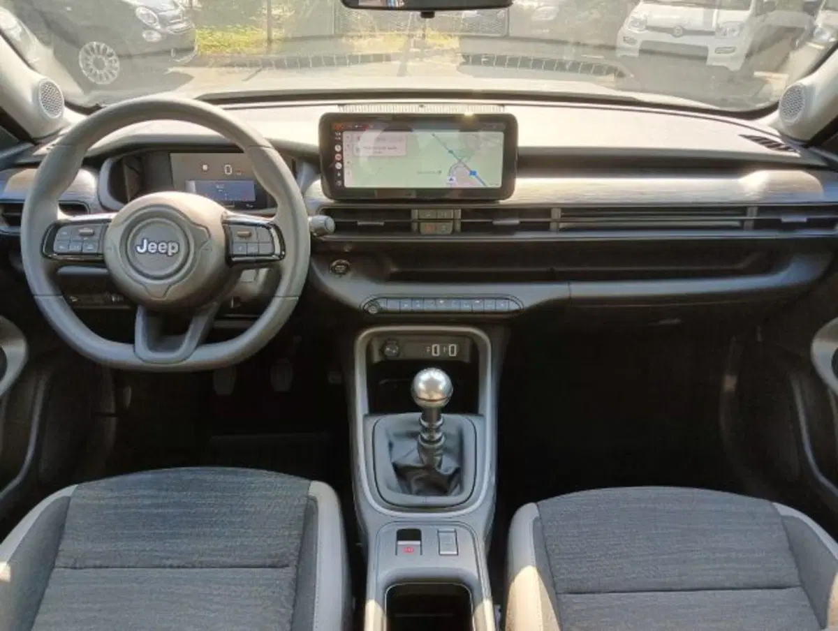 Jeep Avenger nuova a Brescia (10)