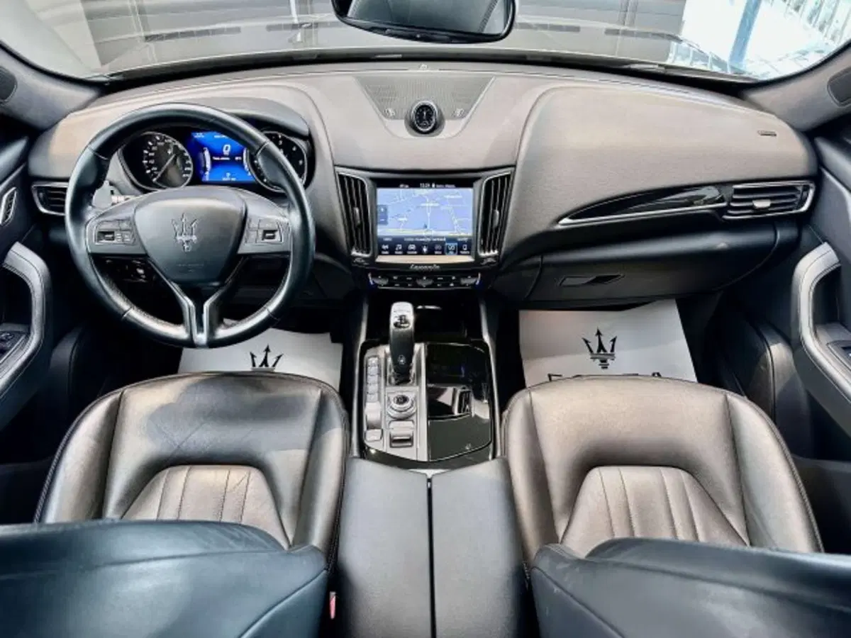 Maserati Levante usata a Torino (15)
