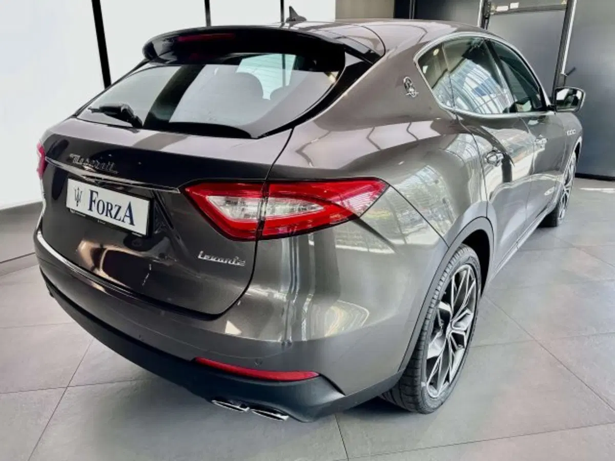 Maserati Levante usata a Torino (6)