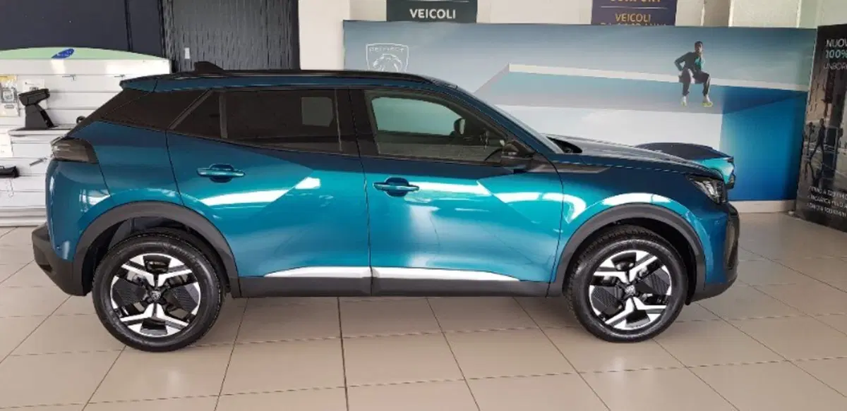 Peugeot 2008 nuova a Pordenone (8)