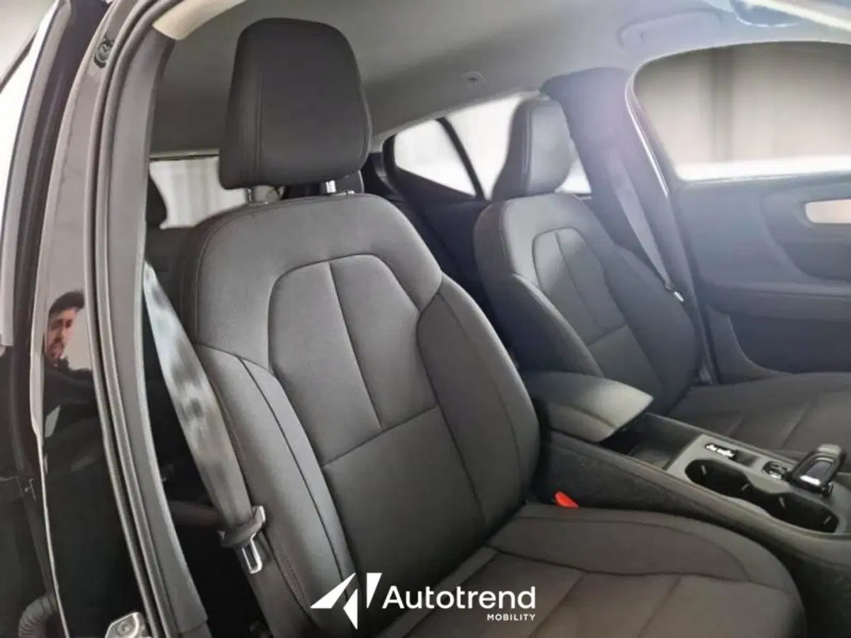 Volvo XC40 usata a Bari (7)