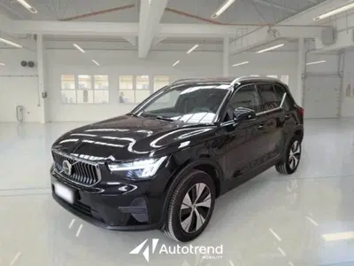 Volvo XC40 T4 Recharge Plug-in Hybrid automatico Core del 2023 usata a Bari