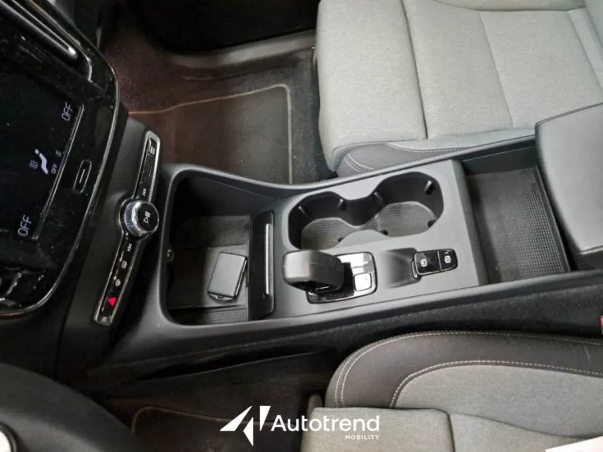 Volvo XC40 usata a Bari (11)