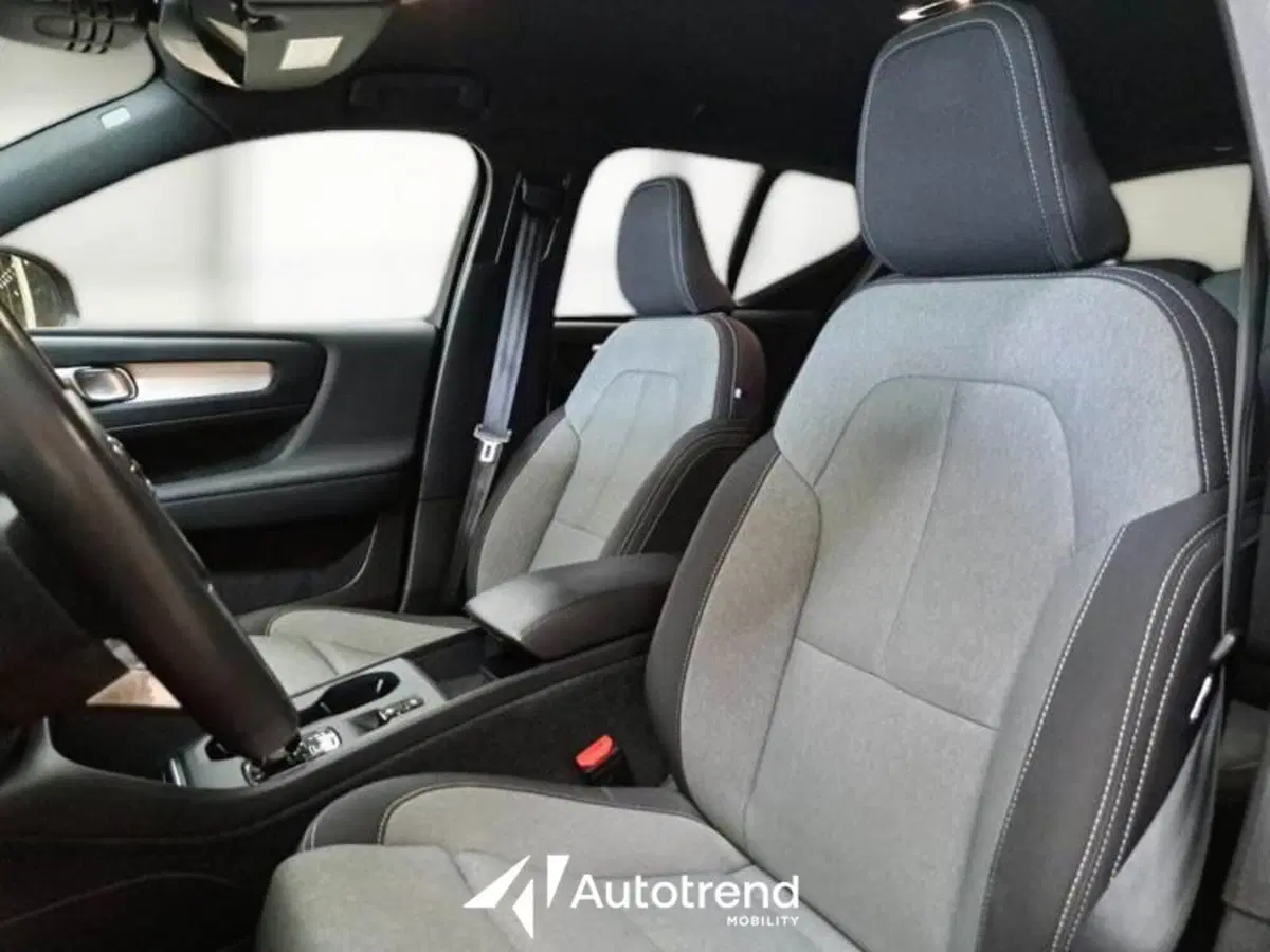 Volvo XC40 usata a Bari (6)