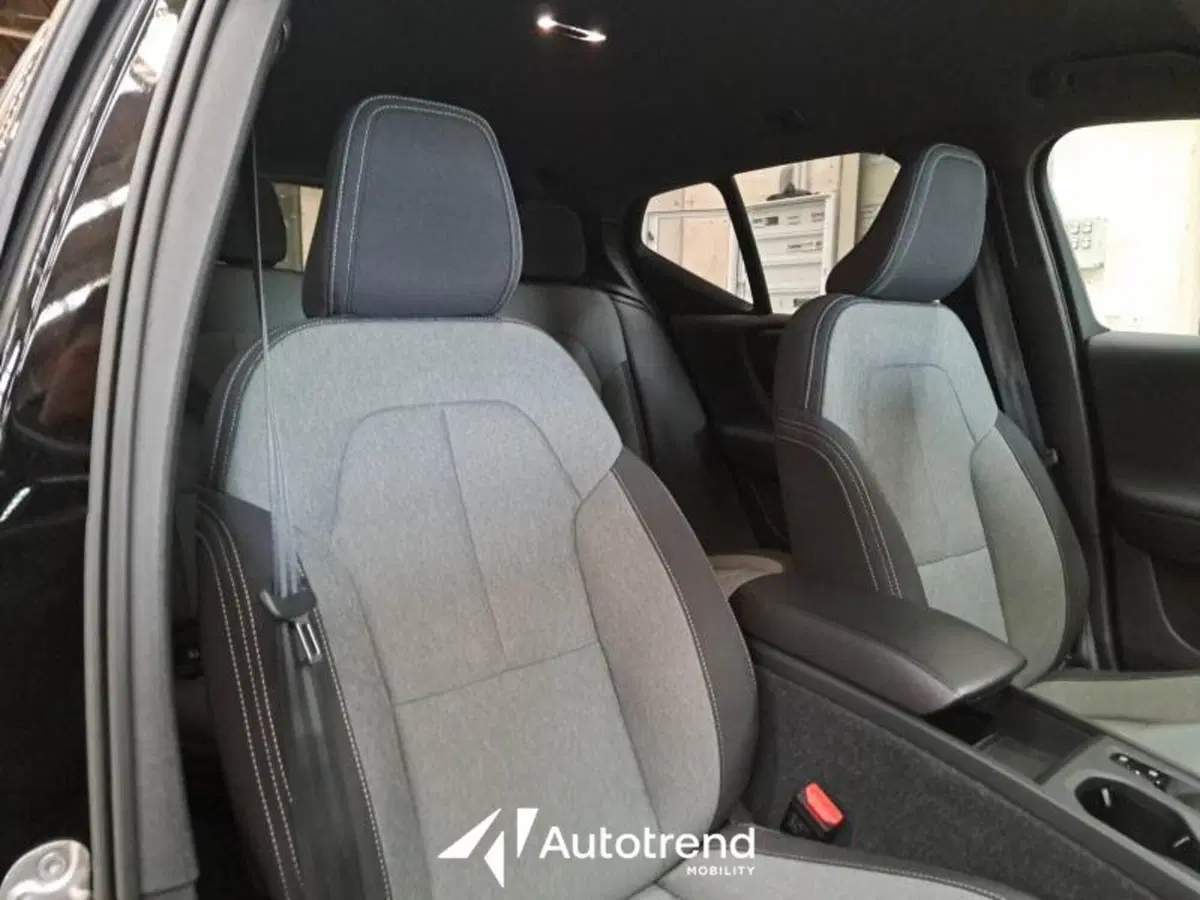 Volvo XC40 usata a Bari (7)