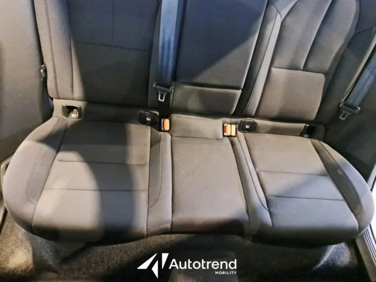 Volvo XC40 usata a Bari (12)